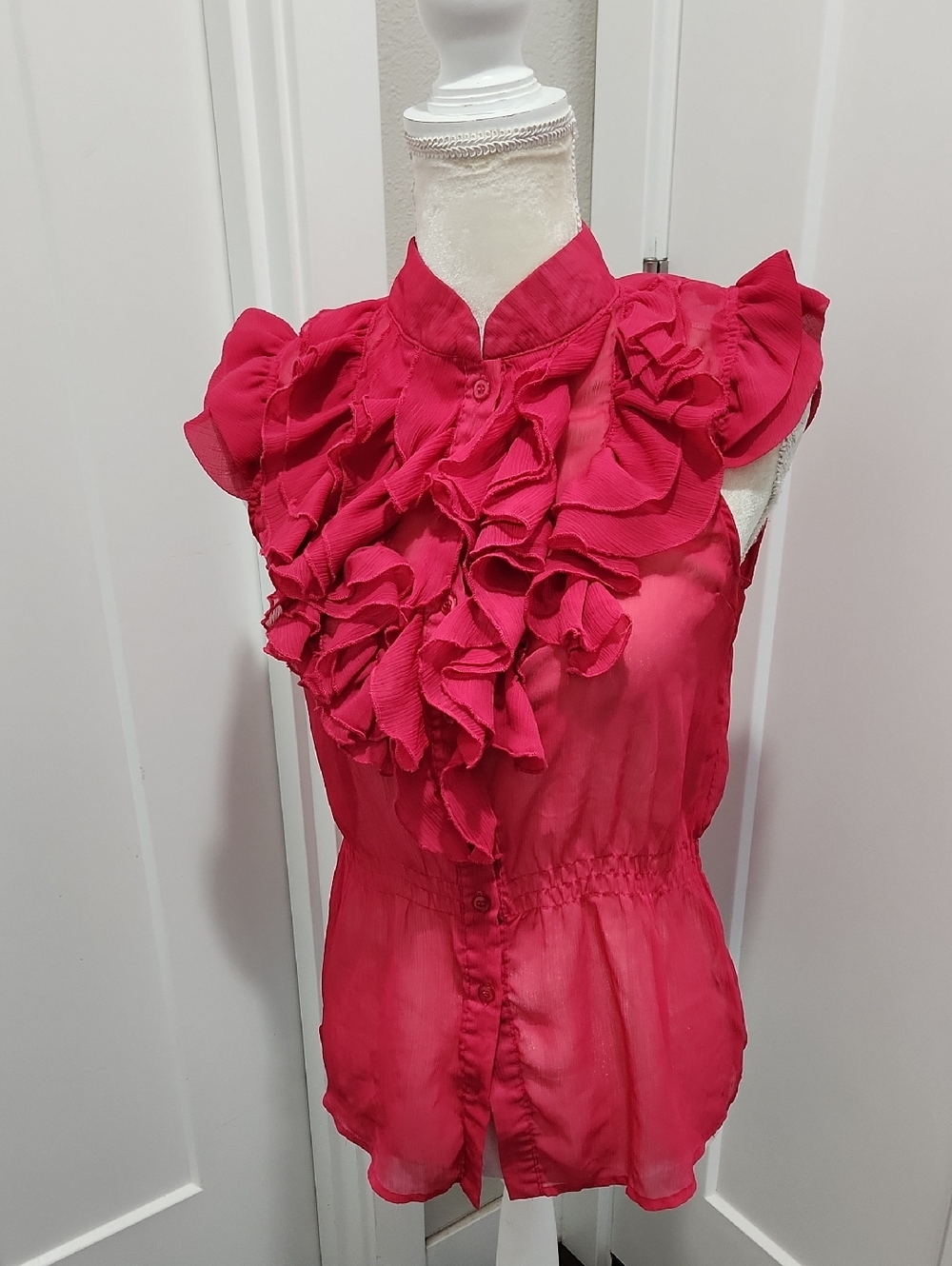 Women’s Pink Ruffle Front Sleeveless Blouse Large